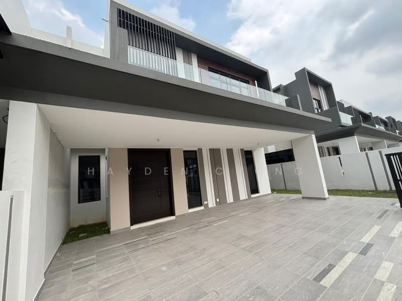 Rumah Berkembar untuk Dijual di Taman Sutera Utama (Skudai) - Hayden Chong - PropertyGuru.com.my