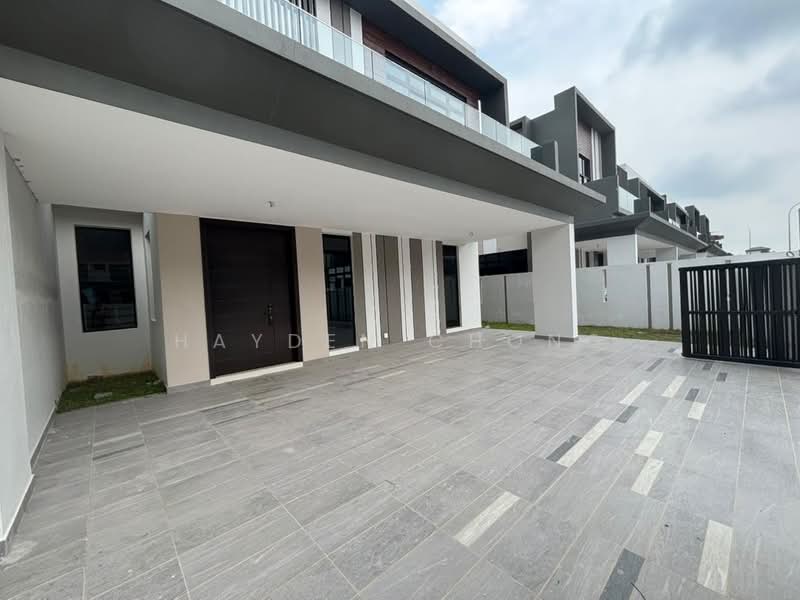 Rumah Berkembar untuk Dijual di Taman Sutera Utama (Skudai) - Hayden Chong - PropertyGuru.com.my