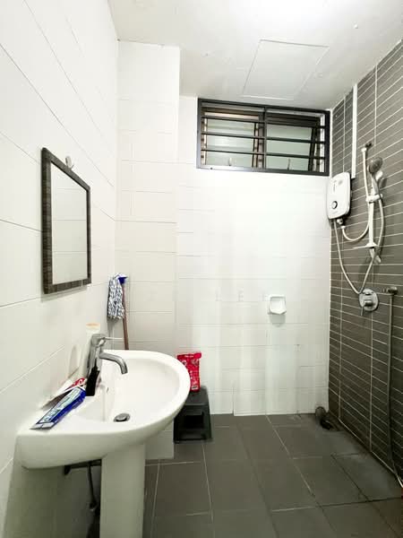Service Residence for Sale at Palazio - Sze Lee - Bathroom - PropertyGuru.com.my