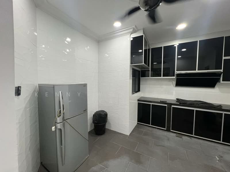 1-storey Terraced House for Sale in Bandar Pulai Jaya (Kulai) - Kenny Wong Chen Yao - Kitchen - PropertyGuru.com.my