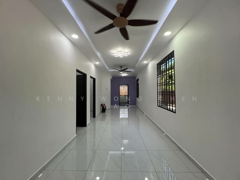 1-storey Terraced House for Sale in Bandar Pulai Jaya (Kulai) - Kenny Wong Chen Yao - Corridor - PropertyGuru.com.my