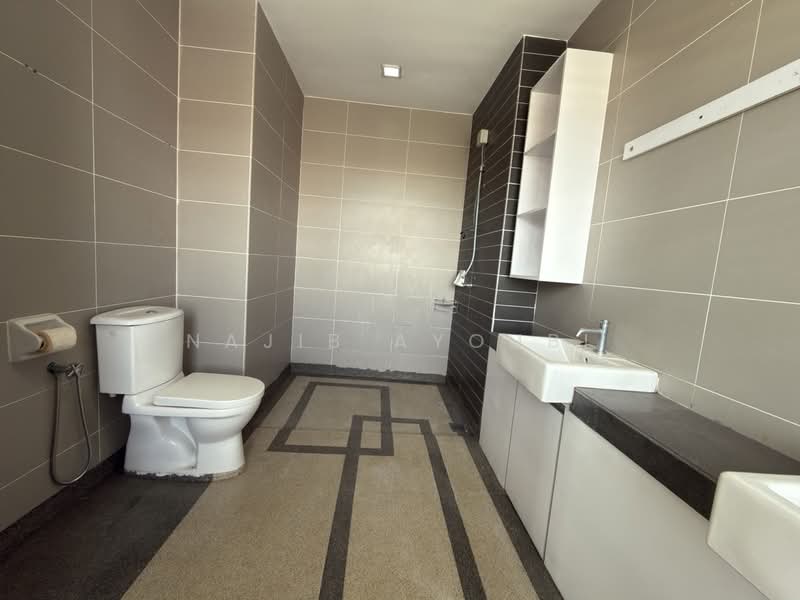 Semi-Detached House for Sale in Shah Alam (Selangor) - Najib Ayoubi - Bathroom - PropertyGuru.com.my