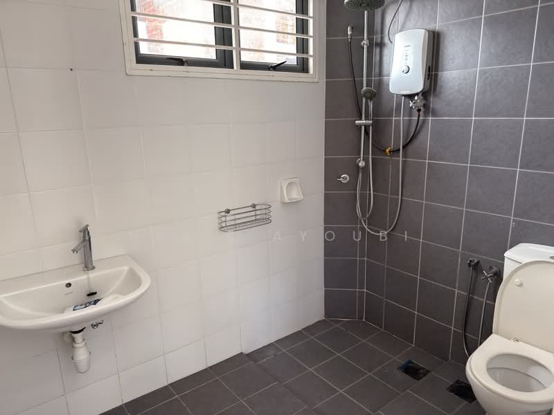 Semi-Detached House for Sale in Shah Alam (Selangor) - Najib Ayoubi - Bathroom - PropertyGuru.com.my