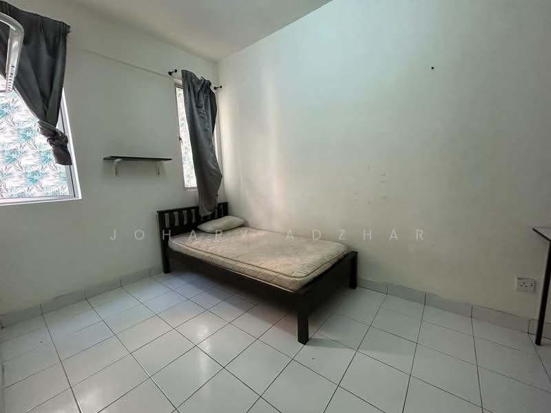 Pangsapuri untuk Dijual di Alam Budiman (Sri Budiman) - Johary Adzhar - Bedroom - PropertyGuru.com.my
