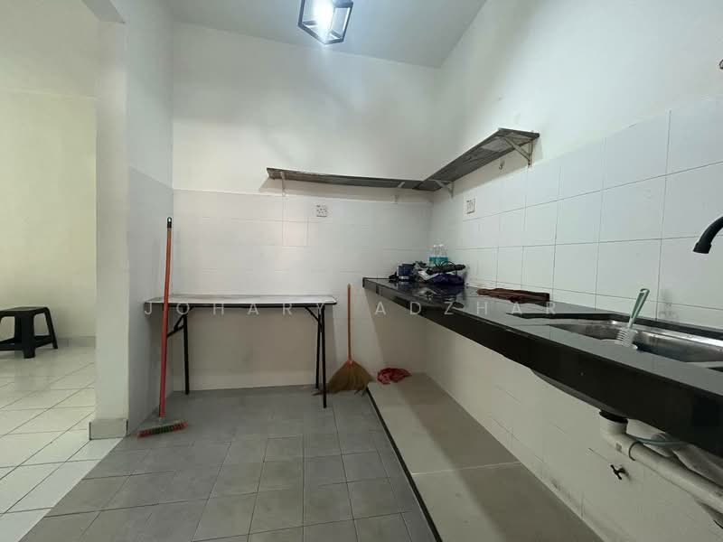 Pangsapuri untuk Dijual di Alam Budiman (Sri Budiman) - Johary Adzhar - Kitchen - PropertyGuru.com.my