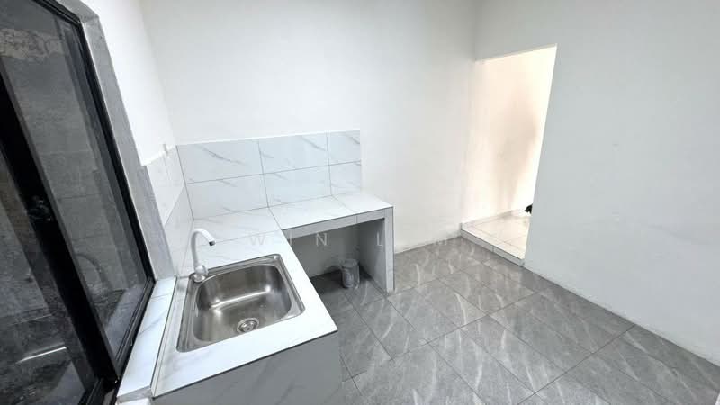 2-storey Terraced House for Sale in Taman Air Bemban (Sedenak) - Win Lim - Kitchen - PropertyGuru.com.my