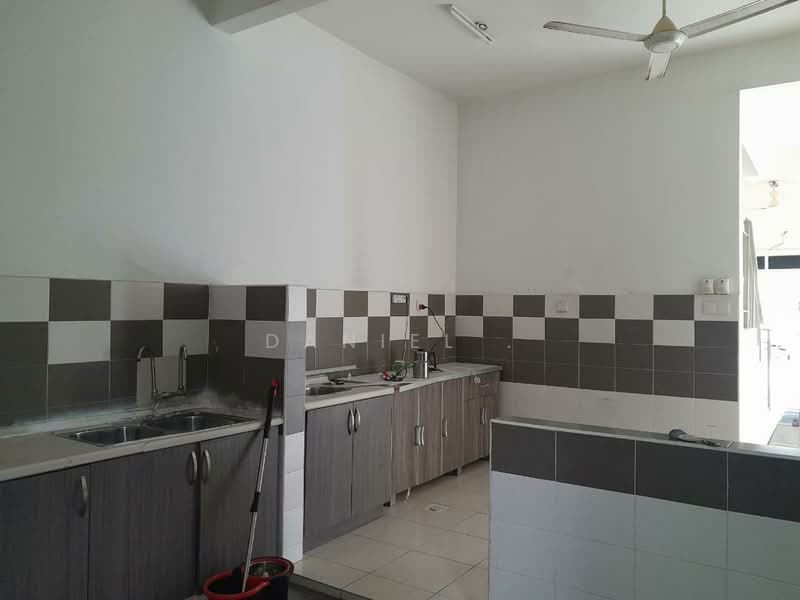 Rumah Teres 2 Tingkat untuk Dijual di Seksyen U13 (Setia Alam) - DANIEL . - Kitchen - PropertyGuru.com.my