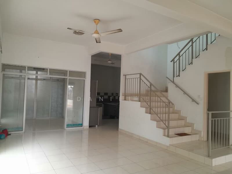 Rumah Teres 2 Tingkat untuk Dijual di Seksyen U13 (Setia Alam) - DANIEL . - Living Room - PropertyGuru.com.my