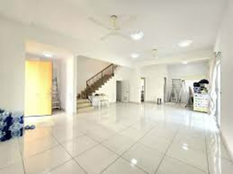 2-storey Terraced House for Sale in Cyberjaya (Selangor) - Chia Wai Yong - Living Room - PropertyGuru.com.my