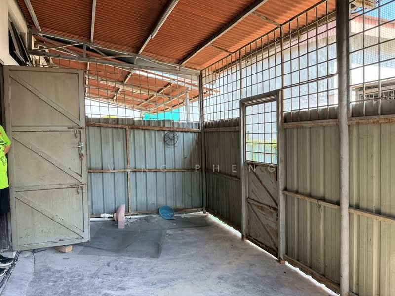 Kedai / Pejabat untuk Disewa di Taman Iks Merdeka (Batu Berendam) - Vinc Pheng - Exterior - PropertyGuru.com.my