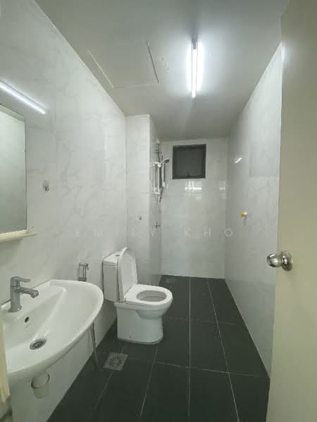 Service Residence for Rent at Vista Alam Serviced Apartment - Emily Kho - Bathroom - PropertyGuru.com.my