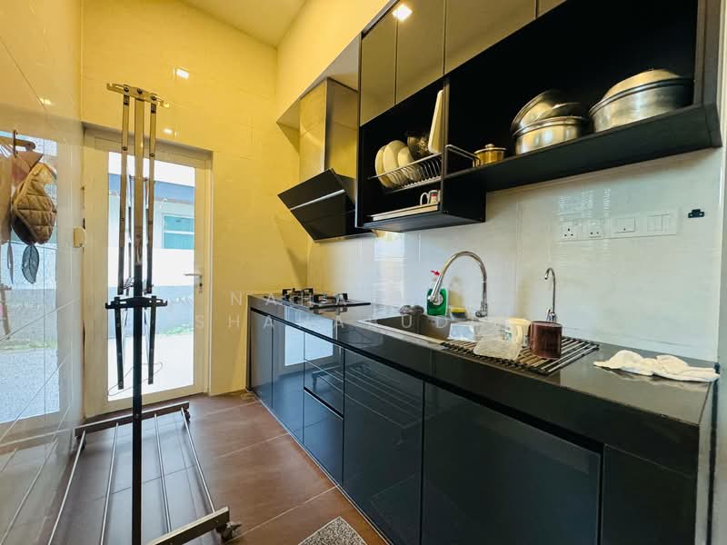 Rumah Banglo untuk Disewa di Shah Alam (Selangor) - Nahathir Shahabudin - Kitchen - PropertyGuru.com.my