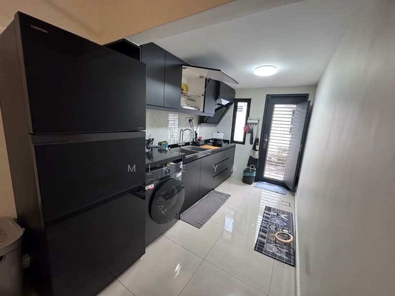 1.5-storey Terraced House for Sale in Bandar Sunway (Sunway) - Mike Yap - Kitchen - PropertyGuru.com.my