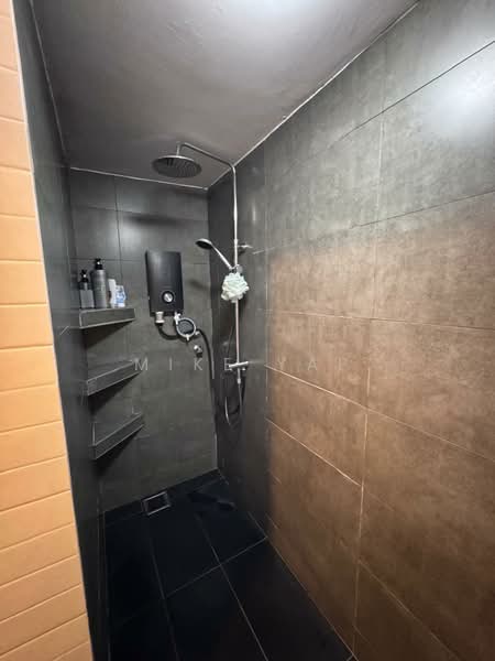 1.5-storey Terraced House for Sale in Bandar Sunway (Sunway) - Mike Yap - Bathroom - PropertyGuru.com.my