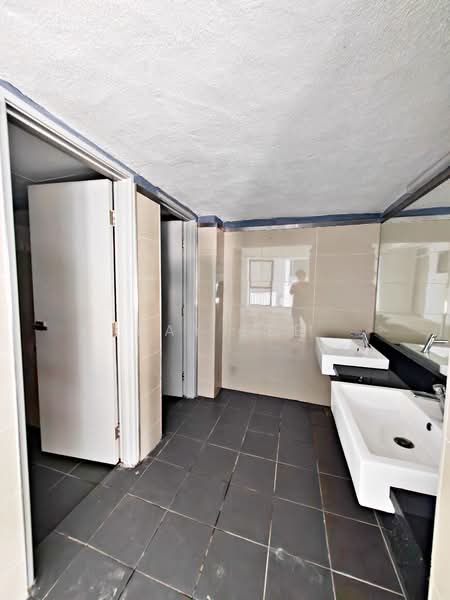 Shop / Office for Rent in Seksyen U1 (Glenmarie) - Ray Lee - Bathroom - PropertyGuru.com.my