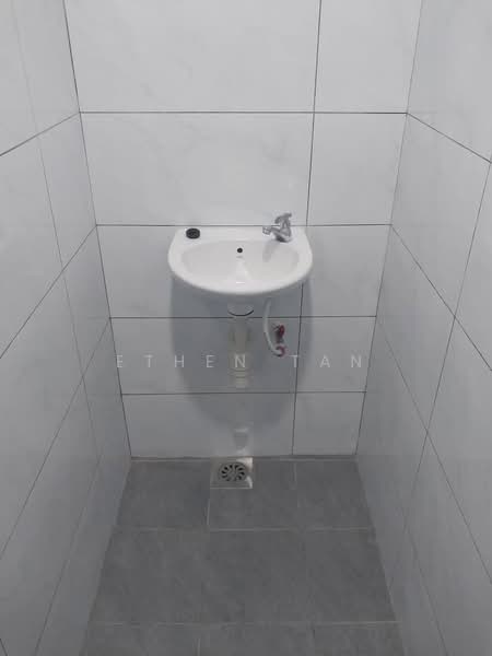 Shop for Rent in Bayan Lepas (Penang) - Ethen Tan - Bathroom - PropertyGuru.com.my