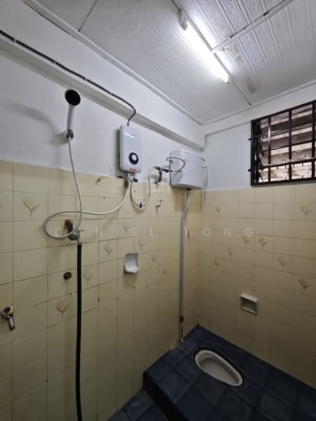 Rumah Teres 2 Tingkat untuk Disewa di Permas Jaya (Johor) - Daniel Yong - Bathroom - PropertyGuru.com.my