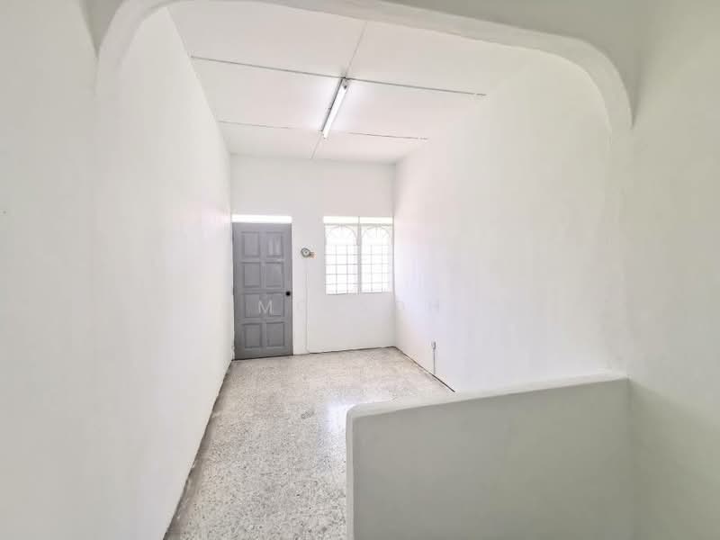 Rumah Teres 2 Tingkat untuk Disewa di Kapar (Selangor) - MC Soh - Entrance - PropertyGuru.com.my