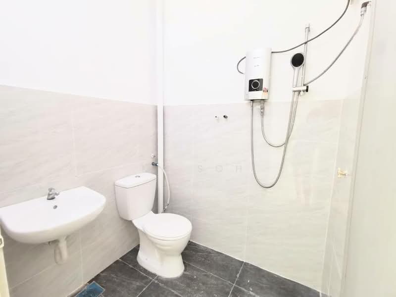 Rumah Teres 2 Tingkat untuk Disewa di Kapar (Selangor) - MC Soh - Bathroom - PropertyGuru.com.my