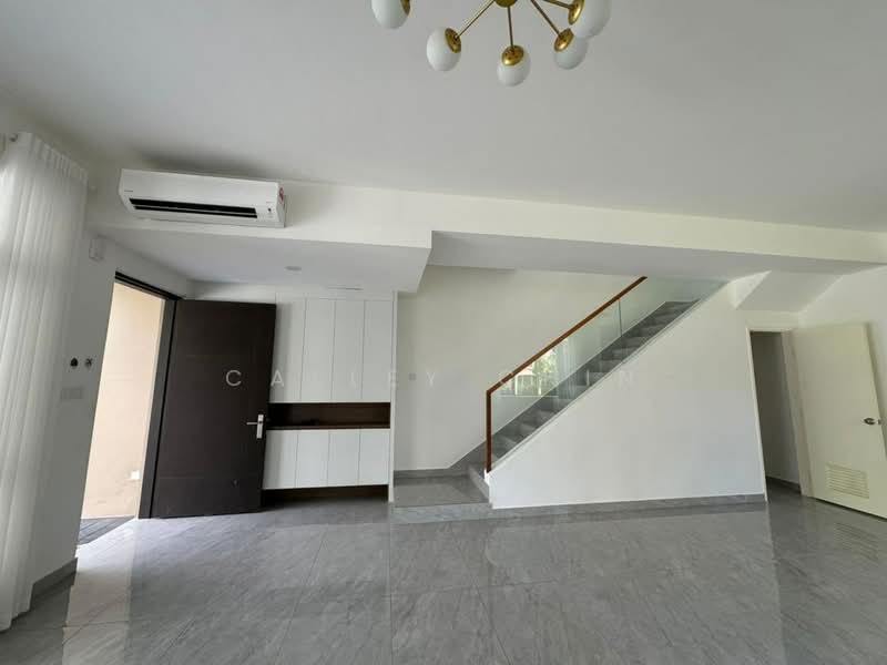 Rumah Teres 2 Tingkat untuk Disewa di Taman Damansara Aliff (Tampoi) - Calley Chin - Living Room - PropertyGuru.com.my