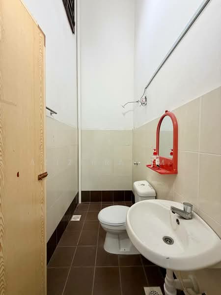 Residential Land for Sale in Sepang (Selangor) - Azizirrahim . - Bathroom - PropertyGuru.com.my
