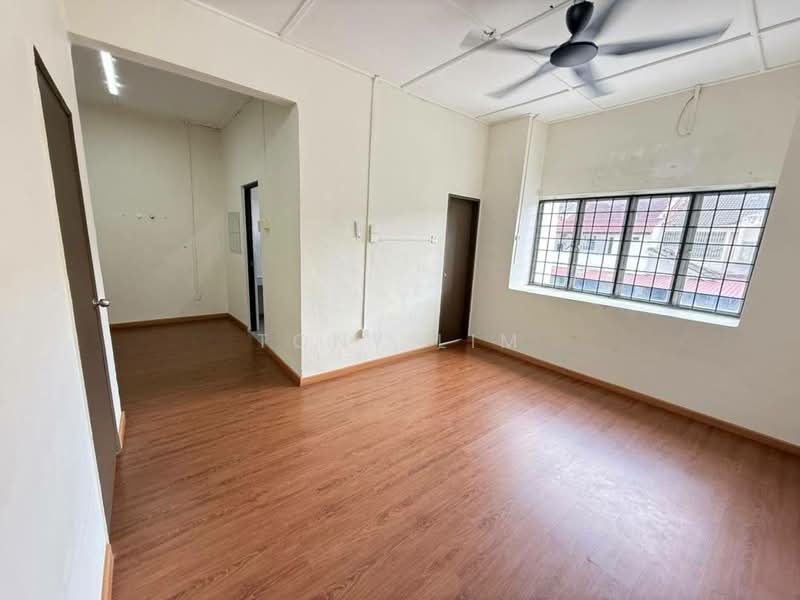 2-storey Terraced House for Rent in Taman Molek (Johor Bahru) - Tony Lim - Interior - PropertyGuru.com.my