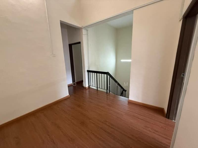 2-storey Terraced House for Rent in Taman Molek (Johor Bahru) - Tony Lim - Corridor - PropertyGuru.com.my
