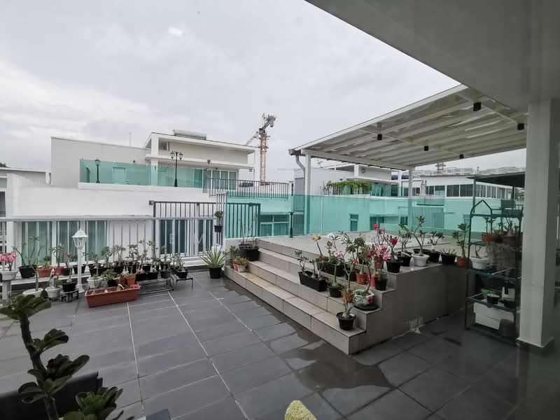 Rumah Banglo untuk Dijual di Cyberjaya (Selangor) - Emily Yap - Roof garden with Jacuzzi - PropertyGuru.com.my