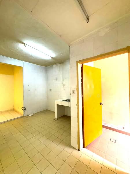1-storey Terraced House for Sale in Bandar Bukit Raja (Klang) - Sally Yong - Kitchen - PropertyGuru.com.my