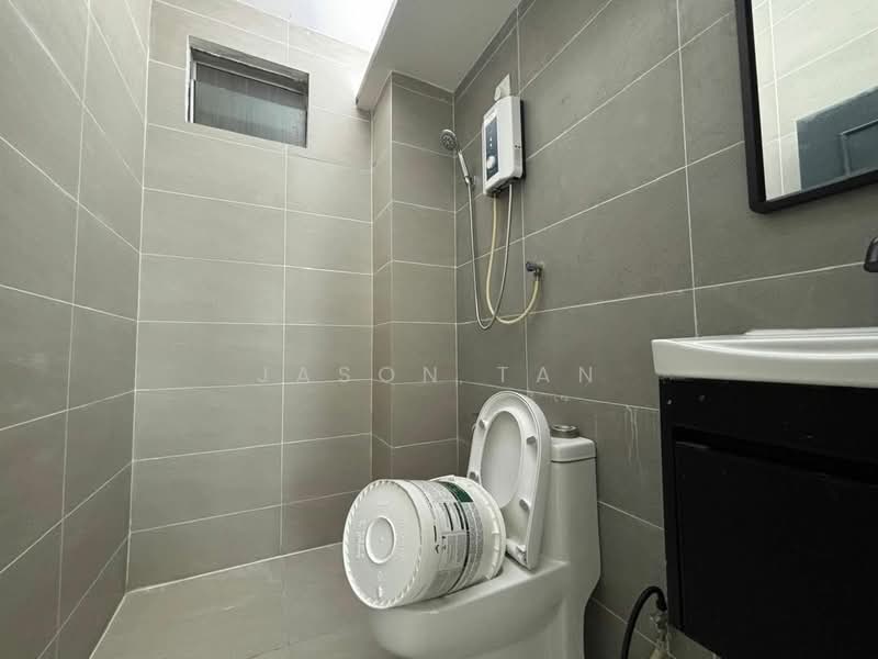 Apartment for Sale at Lake View Suites - Jason Tan - Bathroom - PropertyGuru.com.my