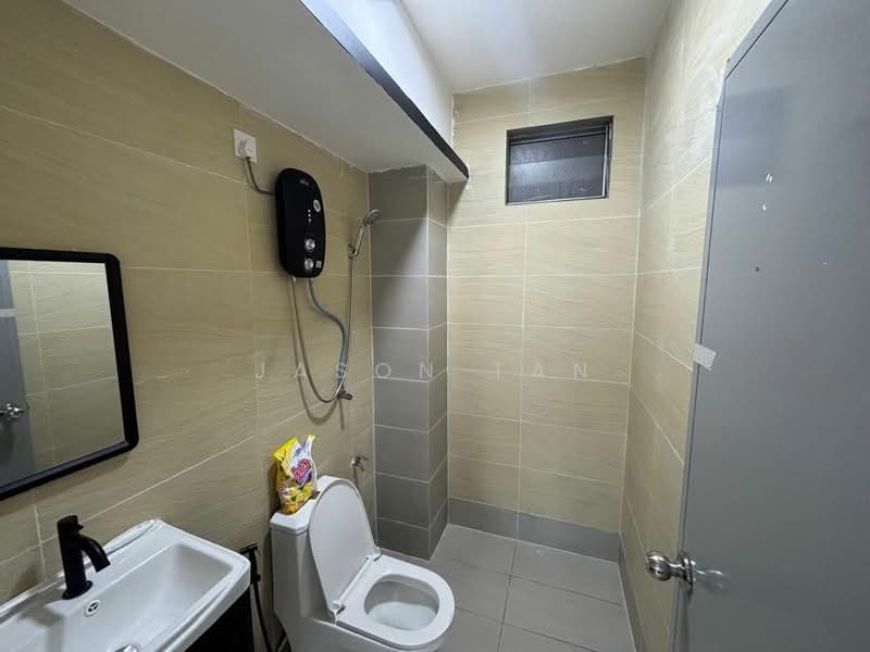 Apartment for Sale at Lake View Suites - Jason Tan - Bathroom - PropertyGuru.com.my
