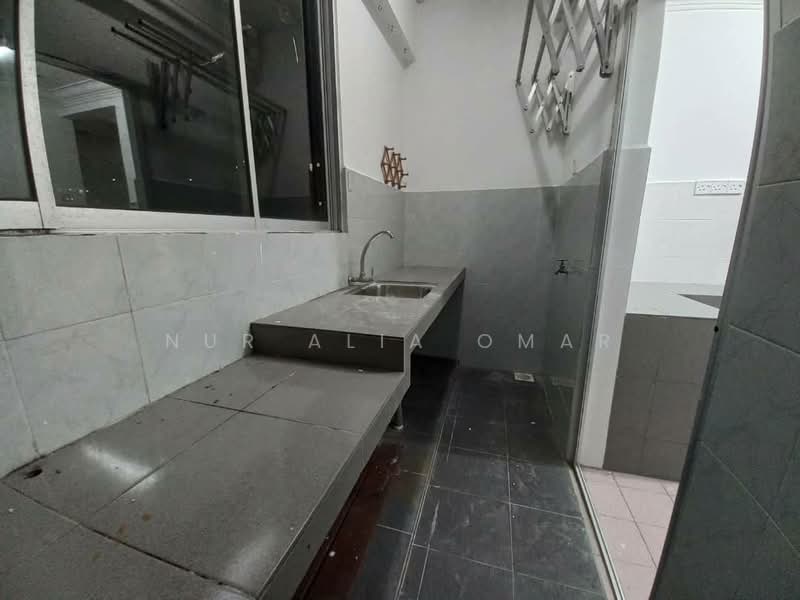 Flat for Sale at Permai Court 2 - Nur Alia Omar - Kitchen - PropertyGuru.com.my