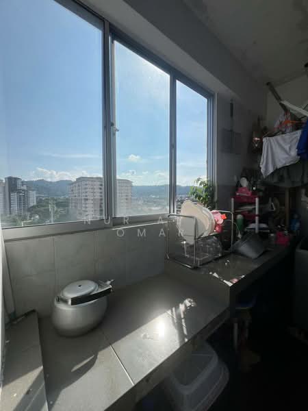 Flat for Sale at Permai Court 2 - Nur Alia Omar - Kitchen - PropertyGuru.com.my