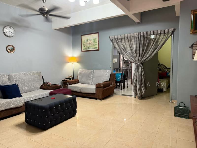 Rumah Teres 2 Tingkat untuk Dijual di Taman Melati (Setapak) - Faisal Abu Omar - Living Room - PropertyGuru.com.my