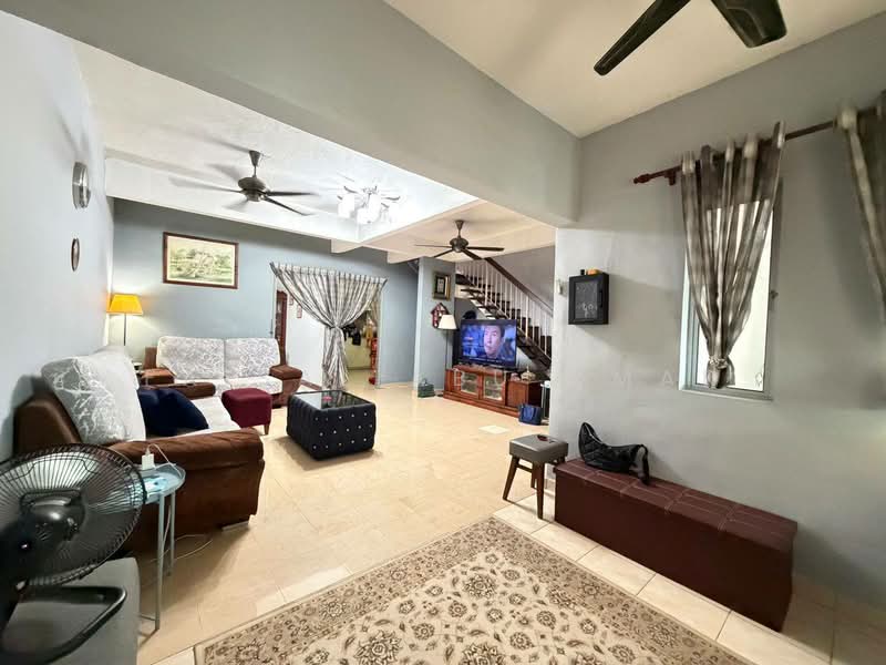 Rumah Teres 2 Tingkat untuk Dijual di Taman Melati (Setapak) - Faisal Abu Omar - Living Room - PropertyGuru.com.my