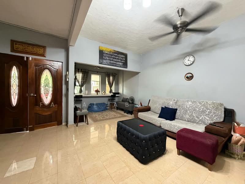 Rumah Teres 2 Tingkat untuk Dijual di Taman Melati (Setapak) - Faisal Abu Omar - Living Room - PropertyGuru.com.my