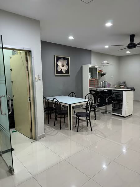 Kedai / Pejabat untuk Dijual di Petaling Jaya (Selangor) - Cheah Chee Eong - Dining Room - PropertyGuru.com.my