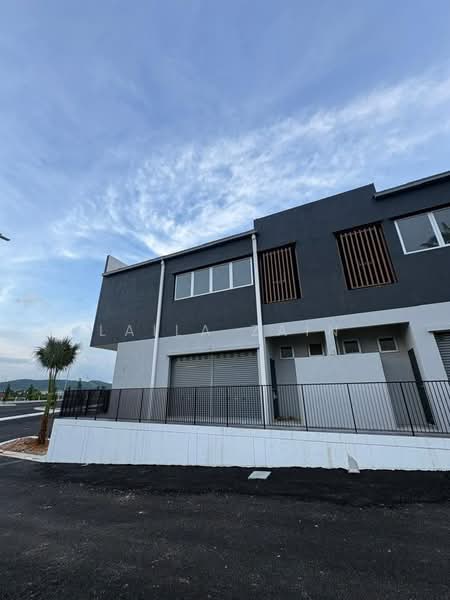 Shop / Office for Rent in Bandar Serenia (Dengkil) - Laila Zain - Exterior - PropertyGuru.com.my