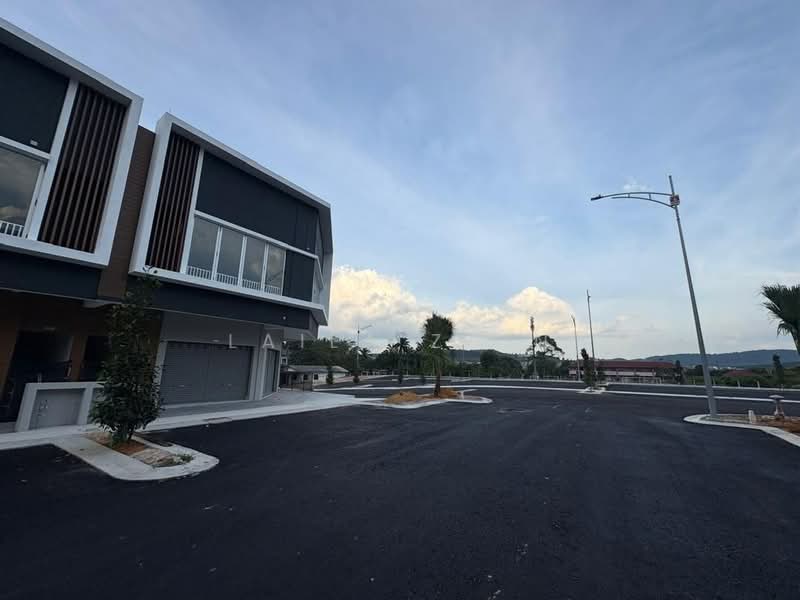 Shop / Office for Rent in Bandar Serenia (Dengkil) - Laila Zain - Exterior - PropertyGuru.com.my