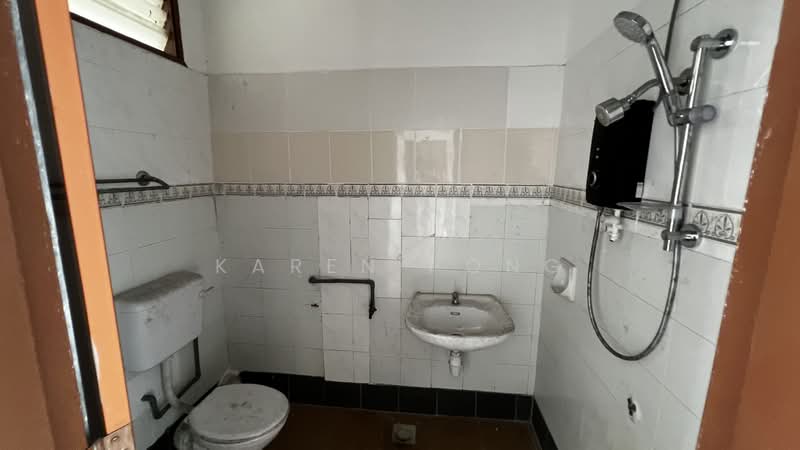2.5-storey Terraced House for Sale in Kota Damansara (Selangor) - Karen Pong - Bathroom - PropertyGuru.com.my