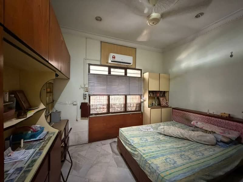 Rumah Berkembar untuk Dijual di Taman Mgbm (Bachang) - Vinc Pheng - Bedroom - PropertyGuru.com.my