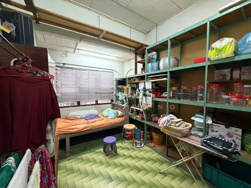 Rumah Berkembar untuk Dijual di Taman Mgbm (Bachang) - Vinc Pheng - Bedroom - PropertyGuru.com.my