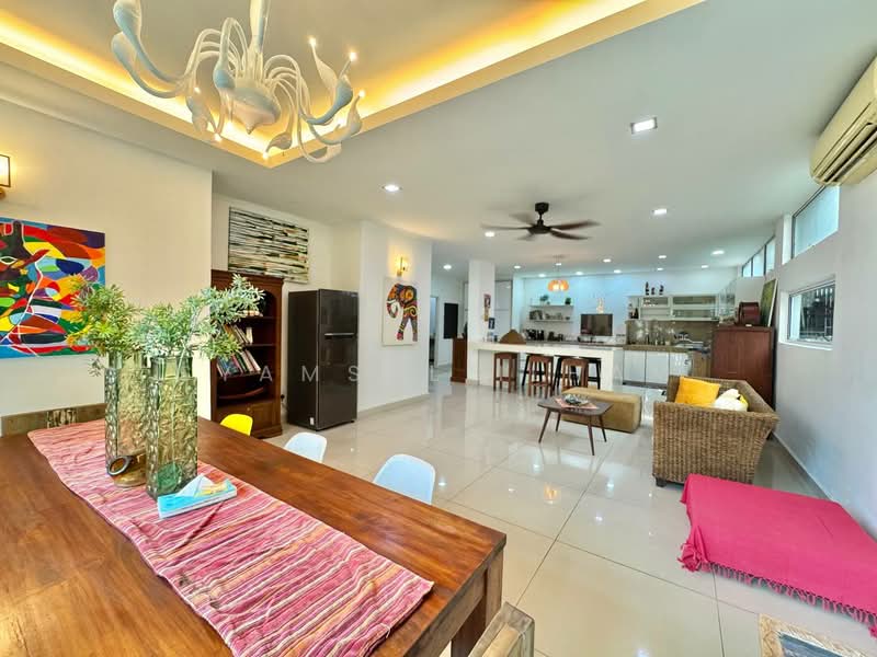 Semi-Detached House for Sale in Shah Alam (Selangor) - Syamsul Ilham - Living Room - PropertyGuru.com.my