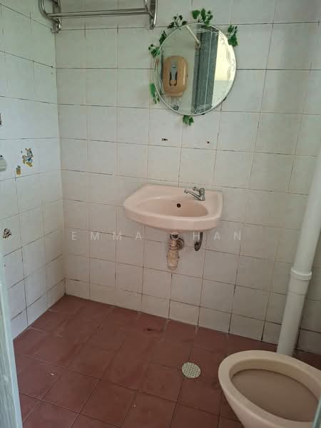 Flat for Sale at Taman Desa Relau - Emma Chan - Bathroom - PropertyGuru.com.my