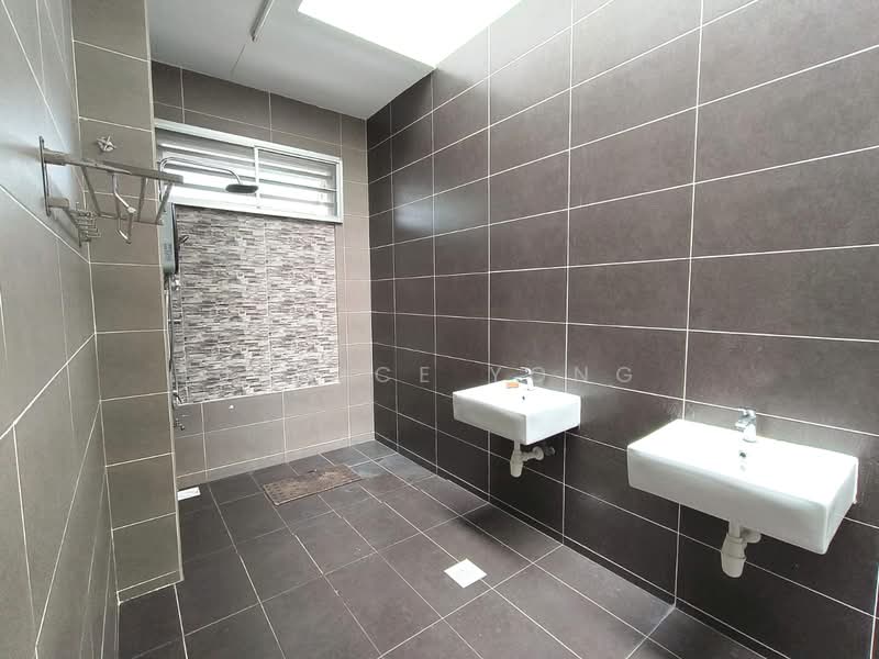 2-storey Terraced House for Rent in Bandar Indahpura (Kulai) - Janice Yong - Bathroom - PropertyGuru.com.my