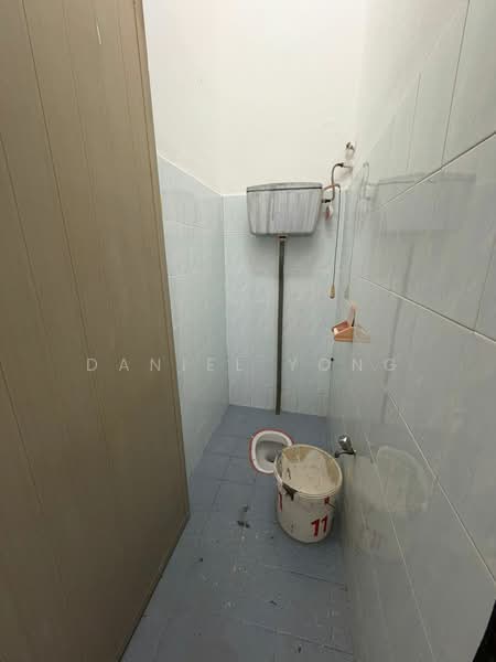 Rumah Teres 1 Tingkat untuk Dijual di Taman Johor Jaya (Johor Bahru) - Daniel Yong - Bathroom - PropertyGuru.com.my