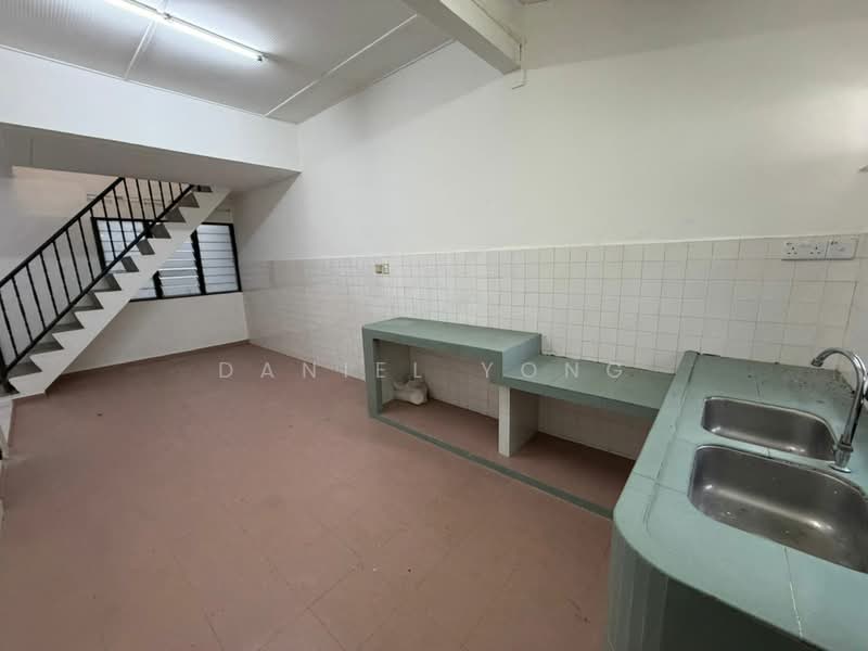 Rumah Teres 1 Tingkat untuk Dijual di Taman Johor Jaya (Johor Bahru) - Daniel Yong - Kitchen - PropertyGuru.com.my