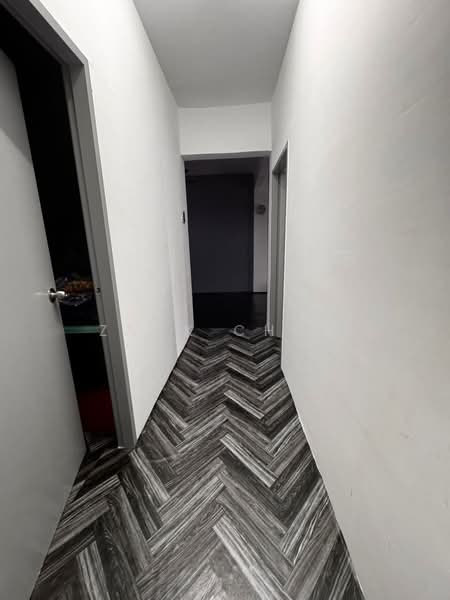 Flat for Sale at PANGSAPURI PULAI MUTIARA 3 - Zack Chow - Corridor - PropertyGuru.com.my