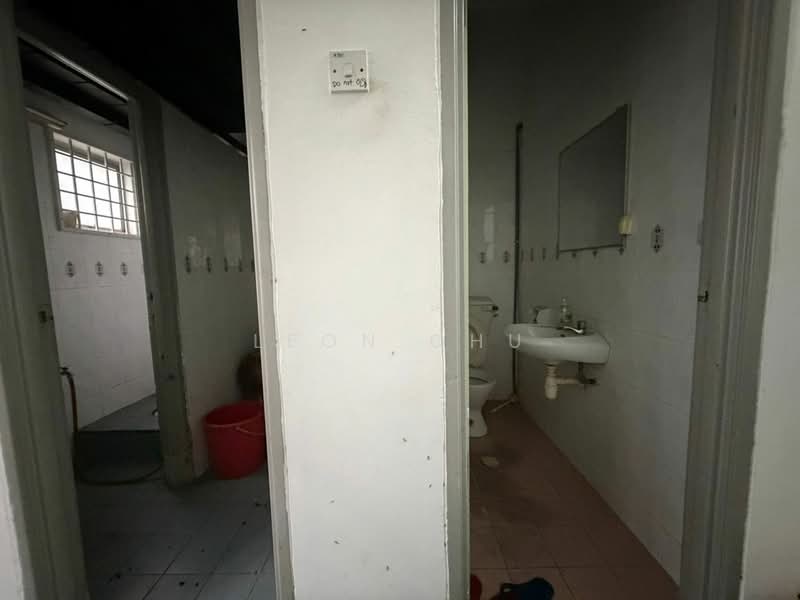 Office for Sale in Usj 1 (Subang Jaya) - Leon Chu - Bathroom - PropertyGuru.com.my