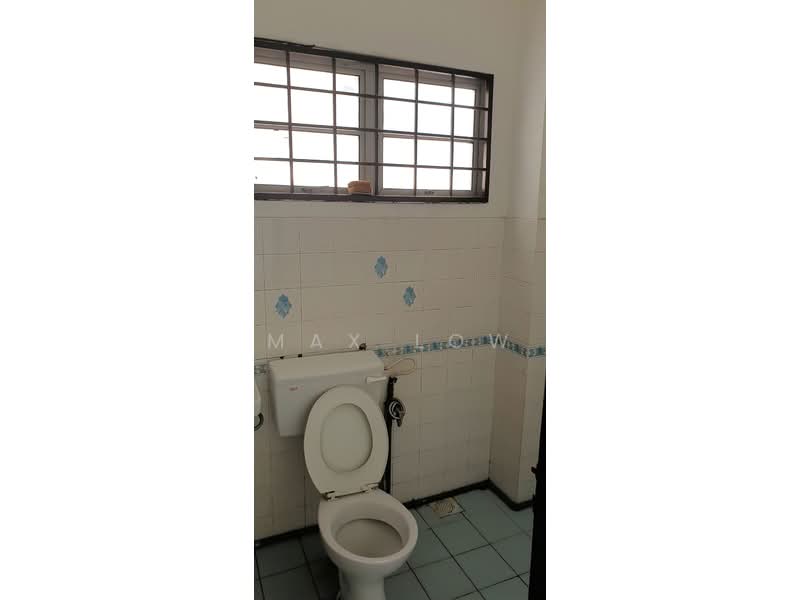 Rumah Teres 2 Tingkat untuk Disewa di Usj 1 (Subang Jaya) - Max Low - Bathroom - PropertyGuru.com.my